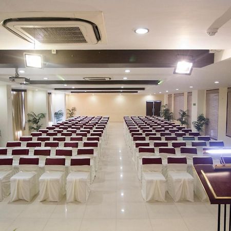 Grand Sarovar Portico, Lātūr Kültér fotó